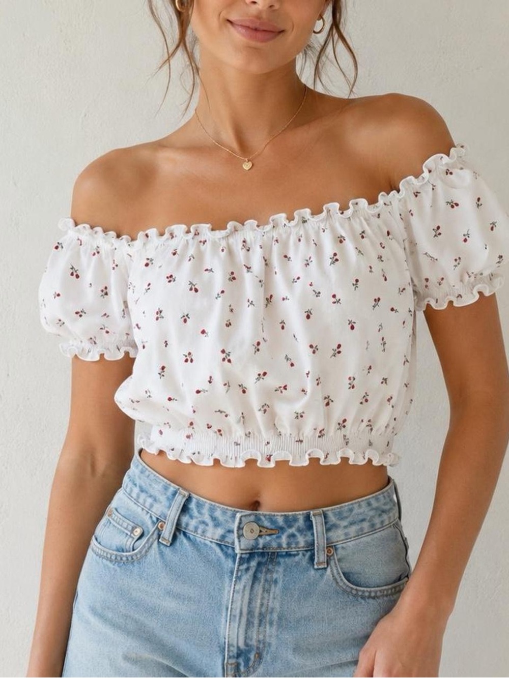 Forever 21 Women’s White Rose Print Off Shoulder Crop Top Size Small NWT